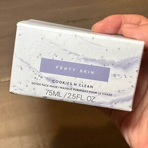 Fenty Skin Detox Face Mask
Cookies N Cream

New in box